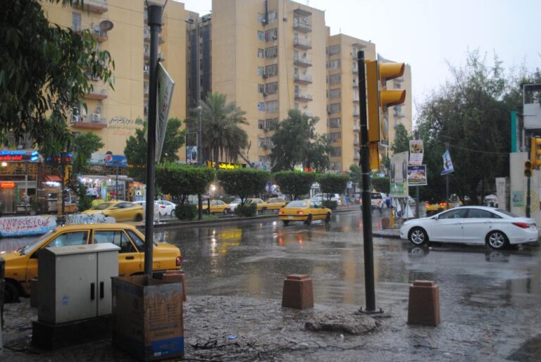 مياه الأمطار .. سوء الأحوال الجوية يكشف ضعف البنية التحتية والخدماتية