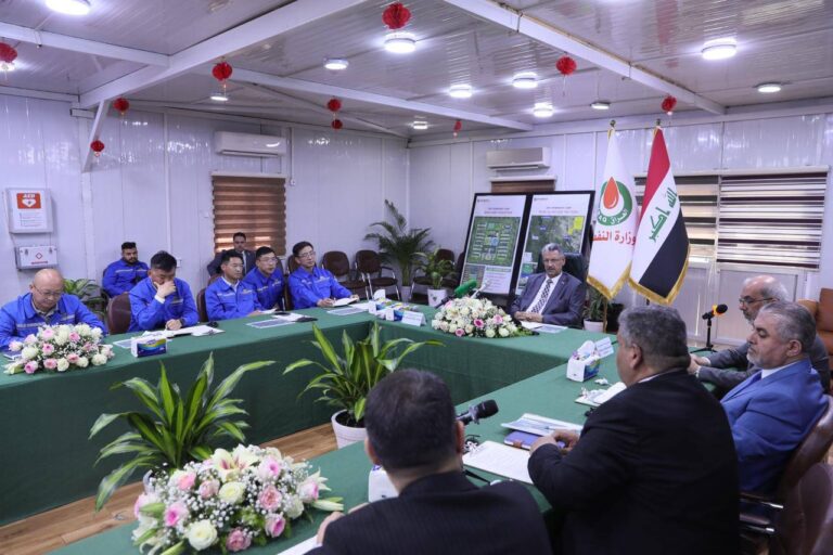 النفط تعلن عن خطط لزيادة انتاج حقل شرق بغداد