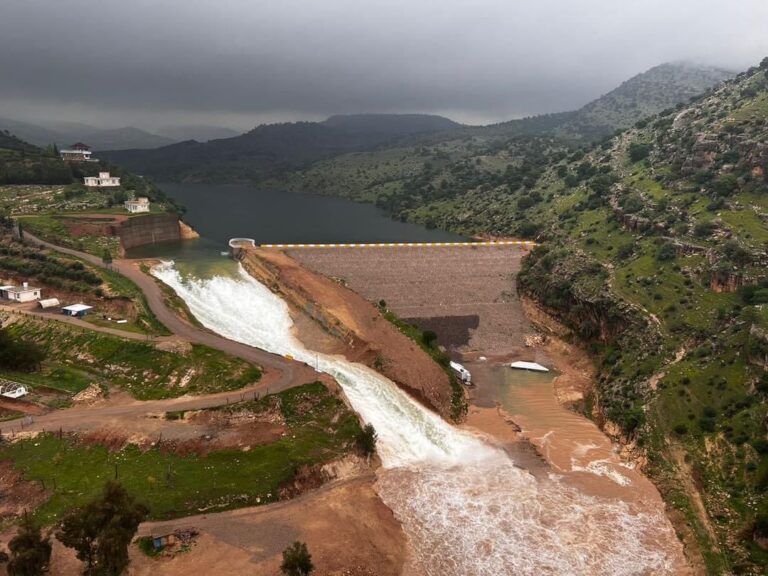 امتلاء سد خنس بدهوك والبدء في فيضان السد