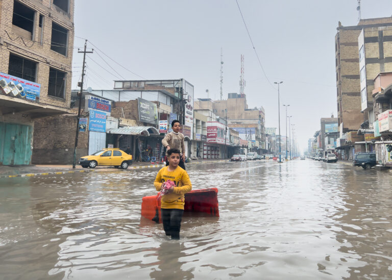 سوء الأحوال الجوية يدفع وزارة الكهرباء لإعلان الاستنفار
