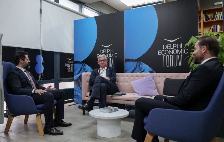 قوباد طالباني: دور الكورد في العراق انحسر وهناك حاجة للنهوض به وترسيخ موقعه