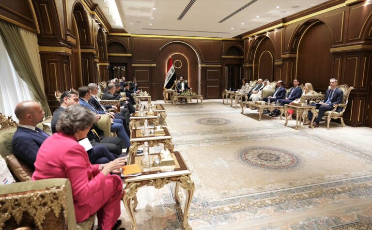 الحلبوسي: السلطتان التشريعية والتنفيذية لهما توجه مشترك في انفتاح العراق على أصدقائه