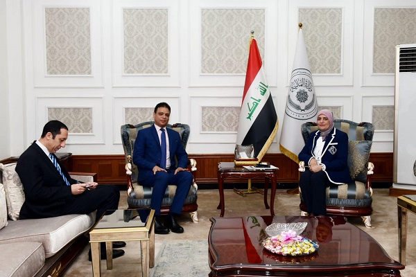 العراق ومصر يبحثان ترسيخ التعاون المشترك في قطاعات المال والإقتصاد والإستثمار