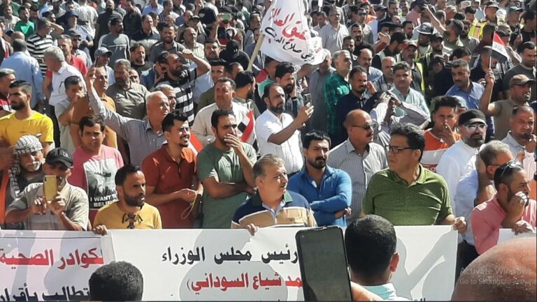 الخدمة المدنية .. سخط شعبي من تجاهل إقرار سلم الرواتب