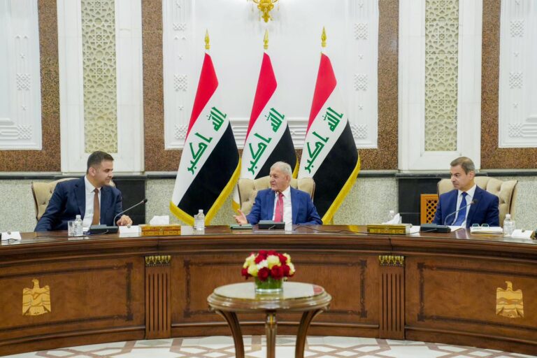 رشيد يدعو لإعادة النظر بقرارات مجلس قيادة الثورة المنحل