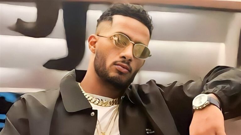 محمد رمضان يشعل الغضب بصورة عارية في أمريكا