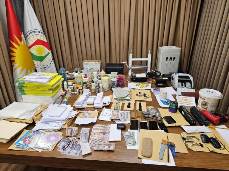 أربيل .. تفكيك شبكة لتزوير العملة وتوقيف 3 أشخاص وحجز مبالغ مالية مزورة