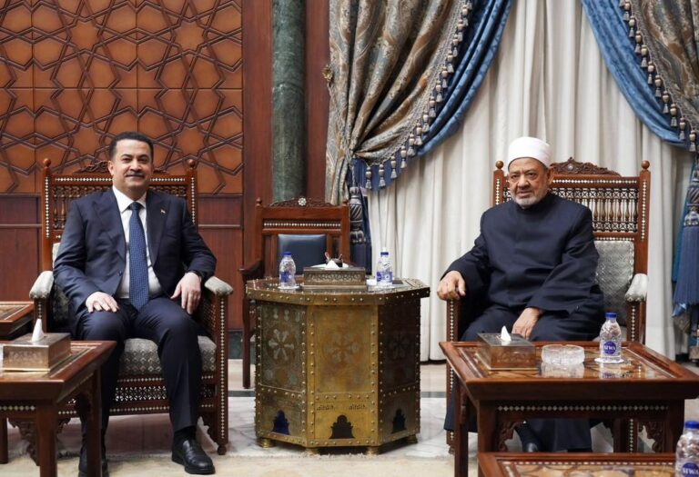 السوداني يوجه دعوة لشيخ الأزهر لزيارة العراق