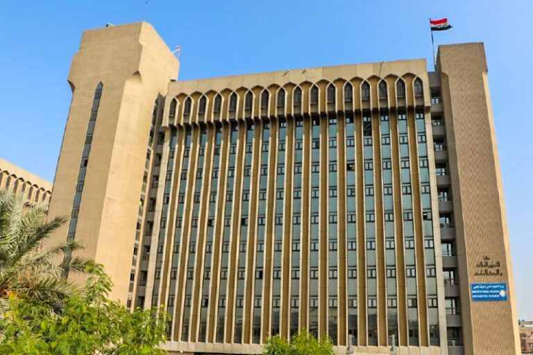 التعليم تدعو طلبة الدراسات العليا إلى تجنب المجلات التجارية