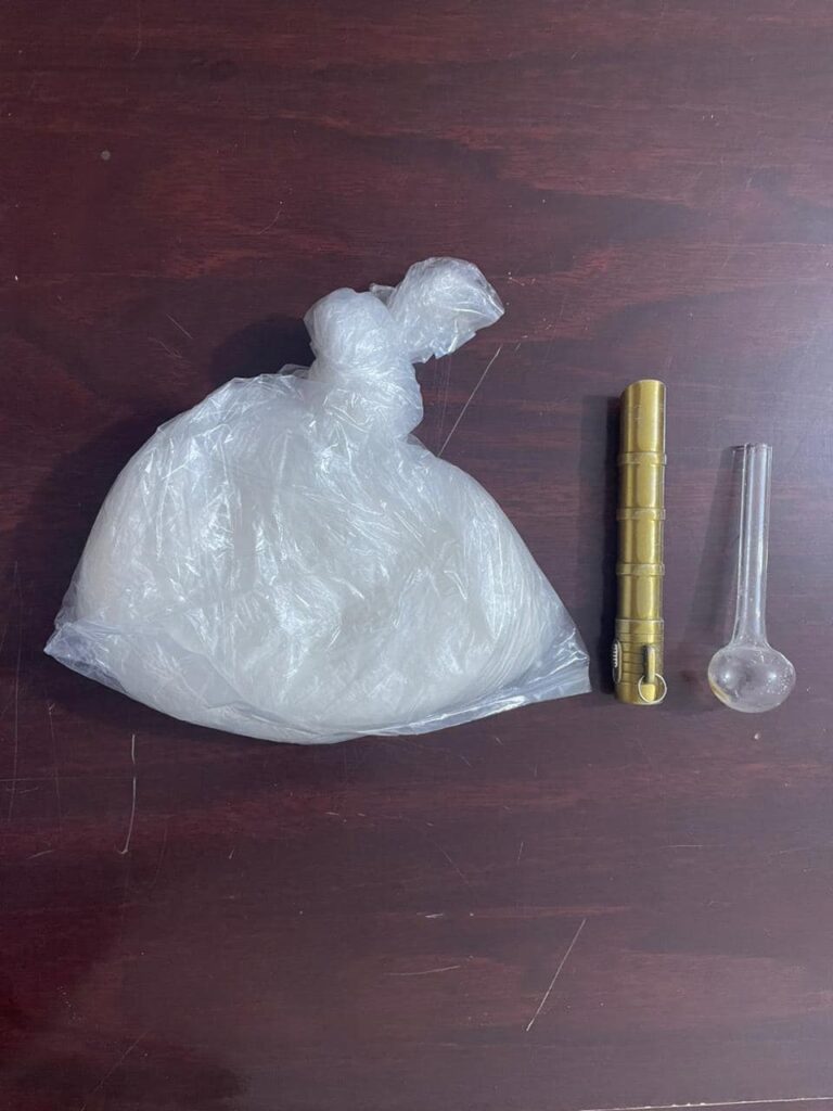 ضبط زوجين في منفذ زرباطية بحوزتهما مادة الكريستال المخدرة