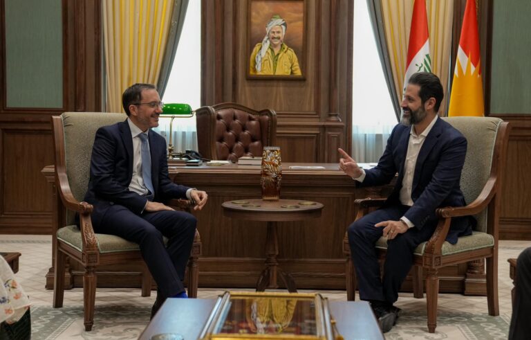 طالباني يدعو بغداد والإقليم للسعي معا لتطوير القطاع الاقتصادي