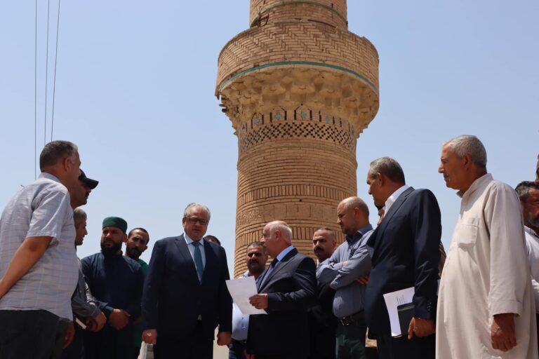 الثقافة توجه بإعمارمئذنة جامع يبلغ عمرها 400 عام