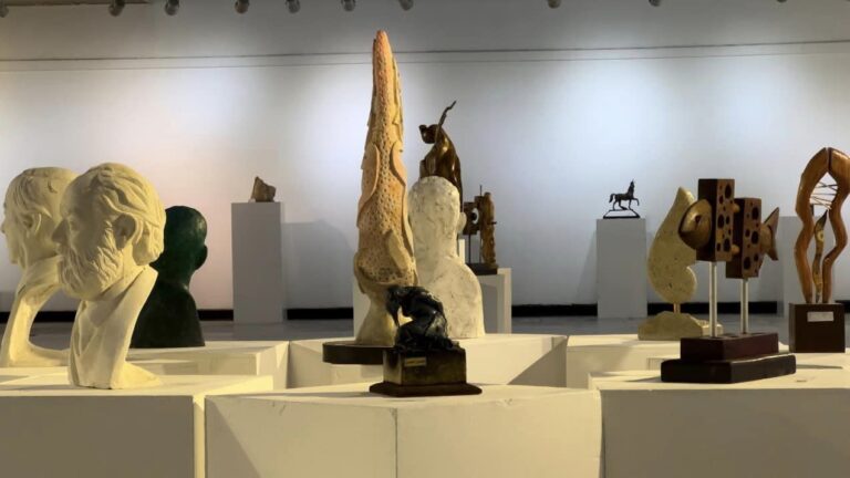 بمشاركة 58 فناناً و90 عملاً.. افتتاح معرض النحت المعاصر في بغداد