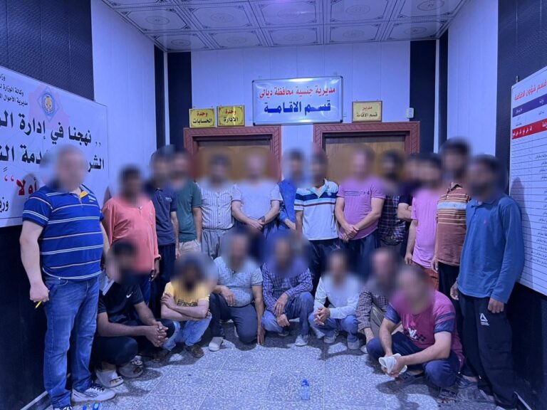 القبض على (٦٥) أجنبياً مخالفاً لقانون الإقامة