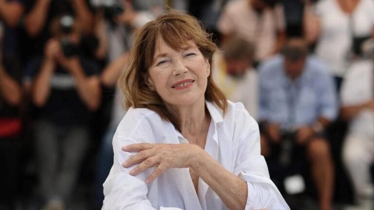 الممثلة الفرنسية جين بيركين تصدم محبيها بخبر وفاتها