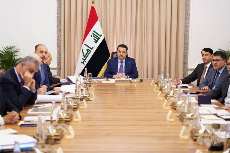 رئيس الوزراء يؤكد عزم الحكومة على إنشاء مدينة الصدر الجديدة