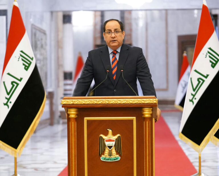 السوداني يصدر توجيهاً بشأن صرف رواتب الخريجين الأوائل وحملة الشهادات