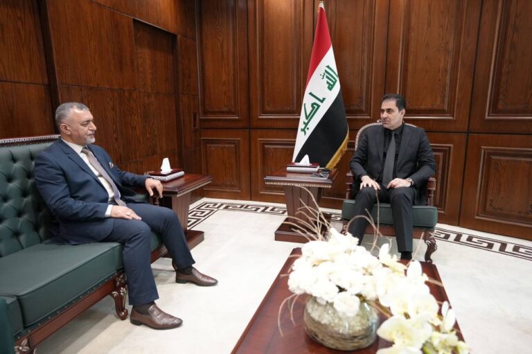 المندلاوي يؤكد ضرورة تعيين المتبقيين من حملة الشهادات العليا والطلبة الأوائل