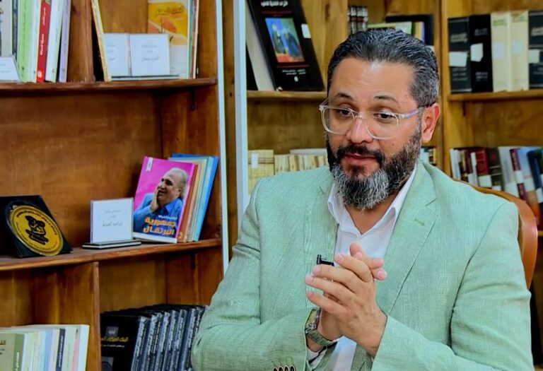الامين العام لاتحاد الادباء للمسرى: يجب أن تكون هناك قوانين جديدة تليق بعصر الحرية