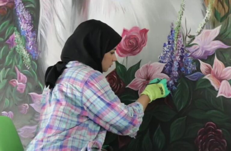 الرسامة الواسطية شيماء.. عندما يصبح الفن مصدر الرزق الوحيد للعائلة