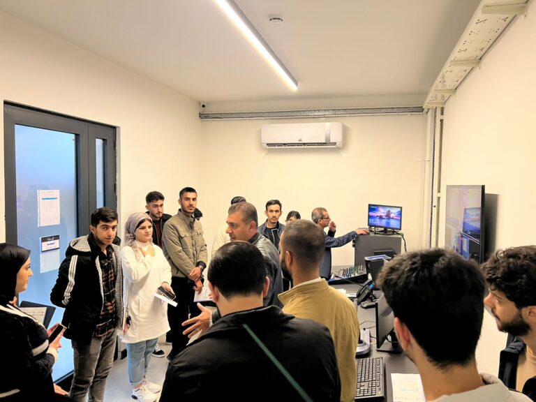 “للتعرف على التقنية المتبعة فيها”.. المسرى تستقبل طلبة جامعيين