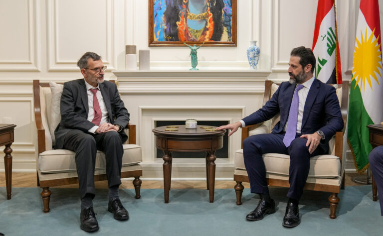 طالباني: مواصلة الحوار ومعالجة الخلافات عبر السبل الدستورية والقانونية