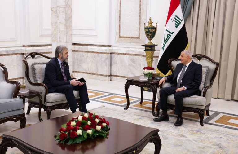 رئيس الجمهورية يؤكد على أهمية تطوير العلاقات مع صربيا