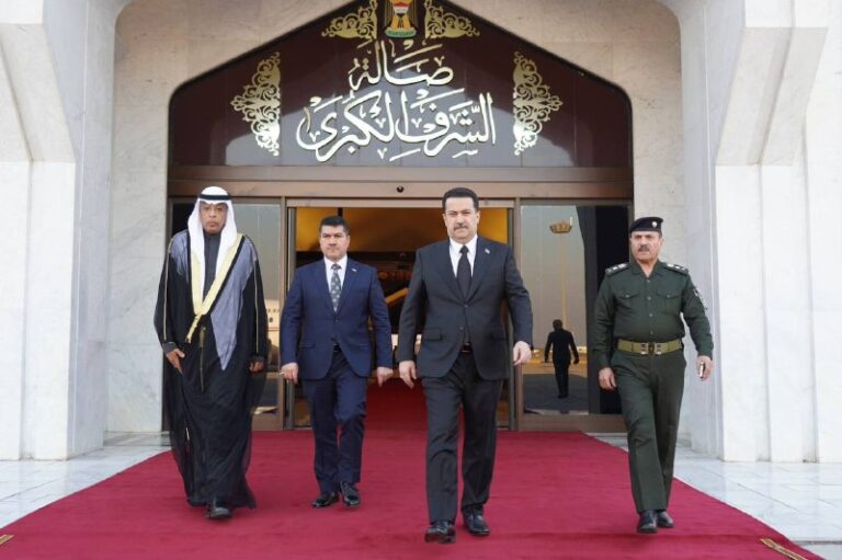 السوداني يتوجه إلى الكويت على رأس وفد حكومي