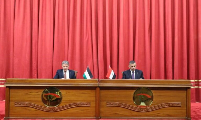 العراق وفلسطين يوقعان مذكرة تفاهم لتحسين أنظمة وسياسات مكافحة الفساد