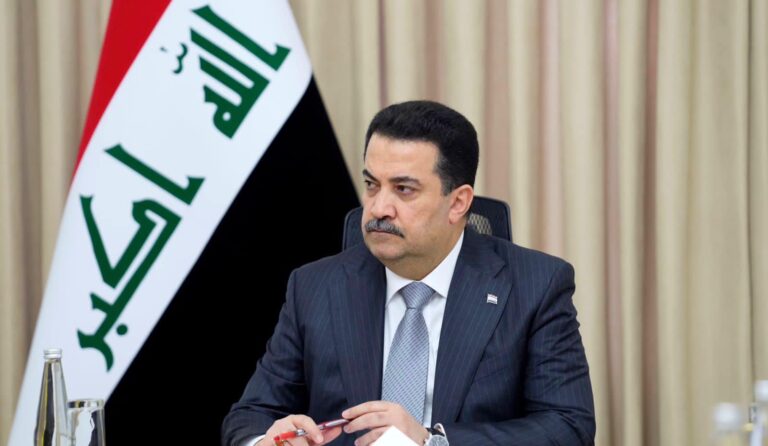 السوداني يحيل ضباطا للتحقيق على خلفية قصف السفارة الأمريكية