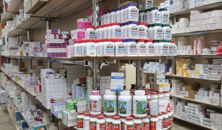 الأمن الوطني يغلق عشرات الصيدليات ومراكزالتجميل في ست محافظات