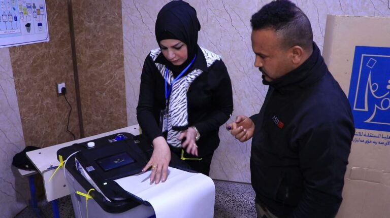 المفوضية: سرية التصويت مضمونة ويمنع دخول الهواتف إلى مراكز الاقتراع