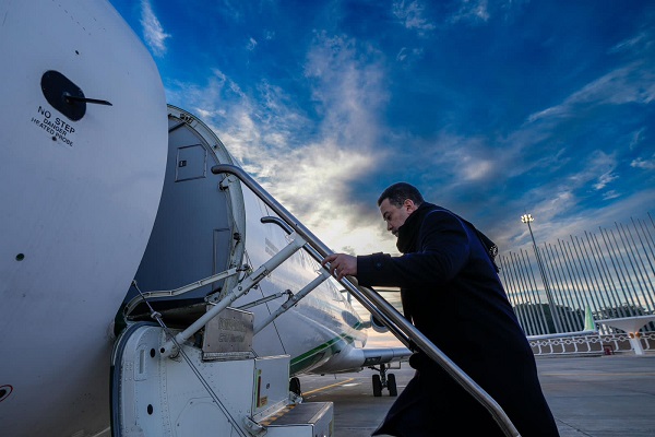 السوداني يصل ذي قار لمتابعة المشاريع التنموية