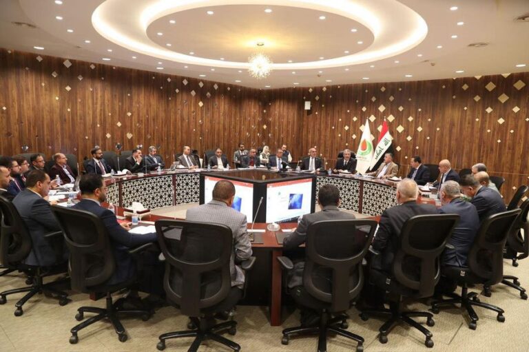 وزير النفط: نحرص على تحقيق زيادة في الإيرادات المالية دعماً للموازنة