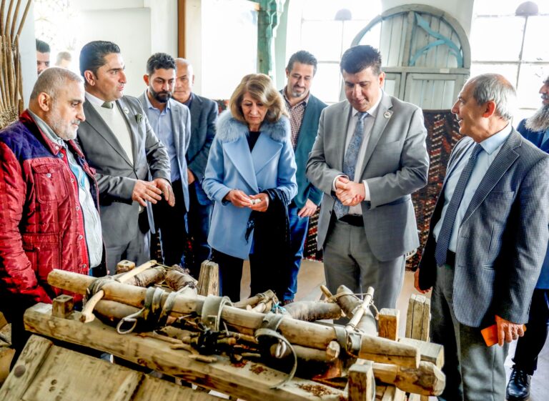 السيدة الأولى تتفقد أجنحة متحف التراث الكردي في السليمانية