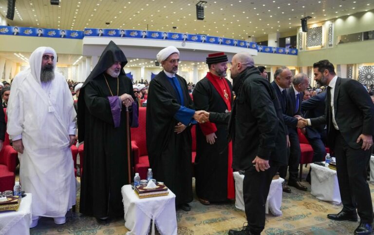 صور .. بافل طالباني خلال الحفل التأبيني السنوي لشهيد المحراب