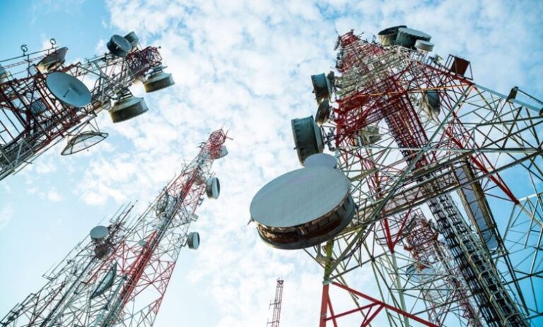 الاتصالات تبحث مشروع ترانزيت جديد لربط الشرق بالغرب عبر العراق