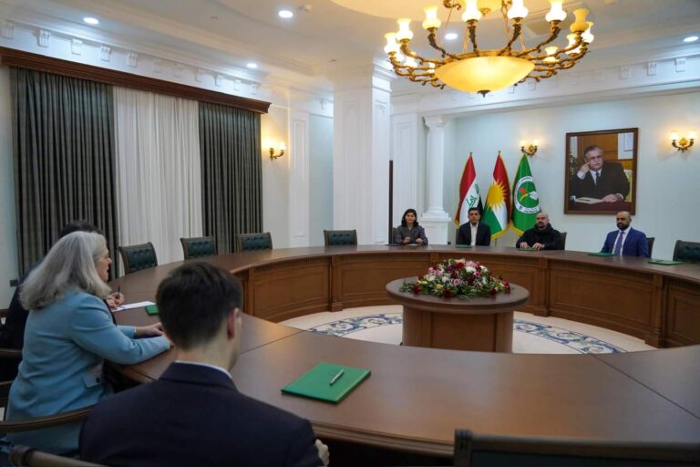 طالباني يبحث مع السفيرين الأمريكي والبريطاني تداعيات القصف الإيراني وجهود احتواء الموقف