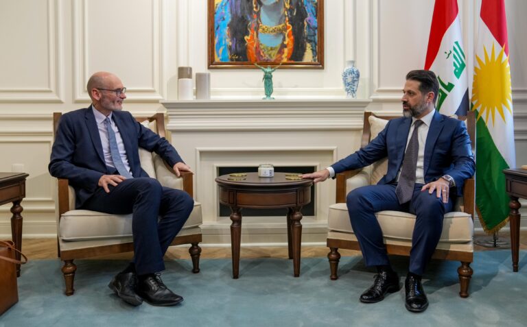 طالباني يدعو إلى تكاتف الحكومتين في بغداد والإقليم للسعي من أجل إيقاف انتهاكات السيادة