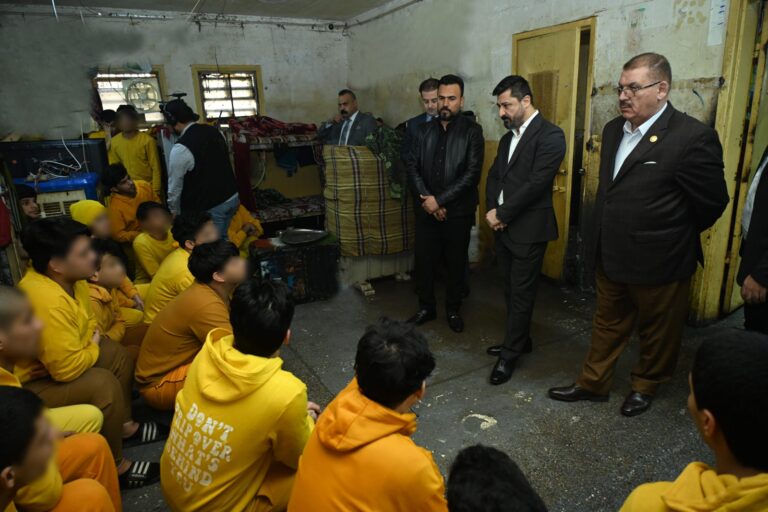 وزير العدل يوجه بتأهيل مستشفى خاص لعلاج حالات إدمان النزلاء