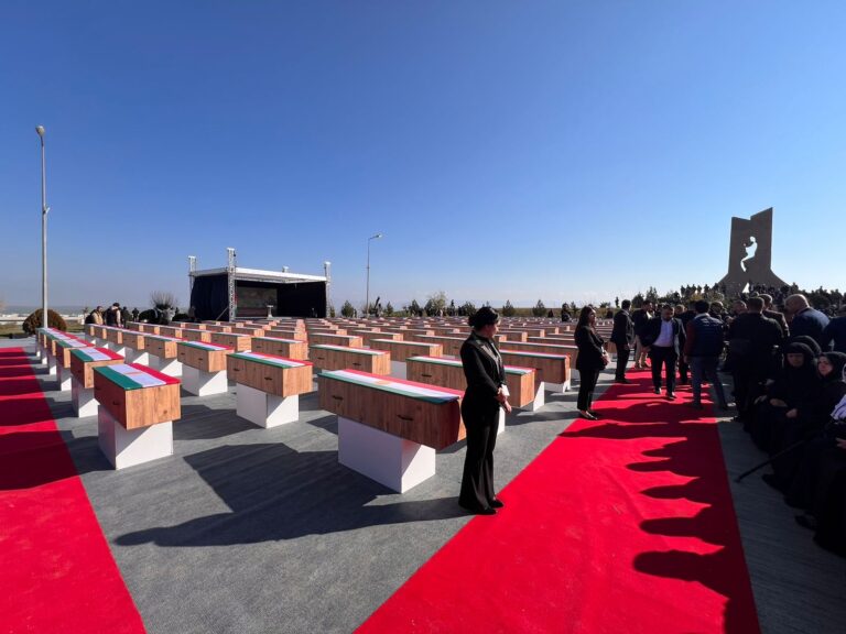 مراسيم مهيبة في جمجمال لدفن 172 شهيداء من المؤنفلين