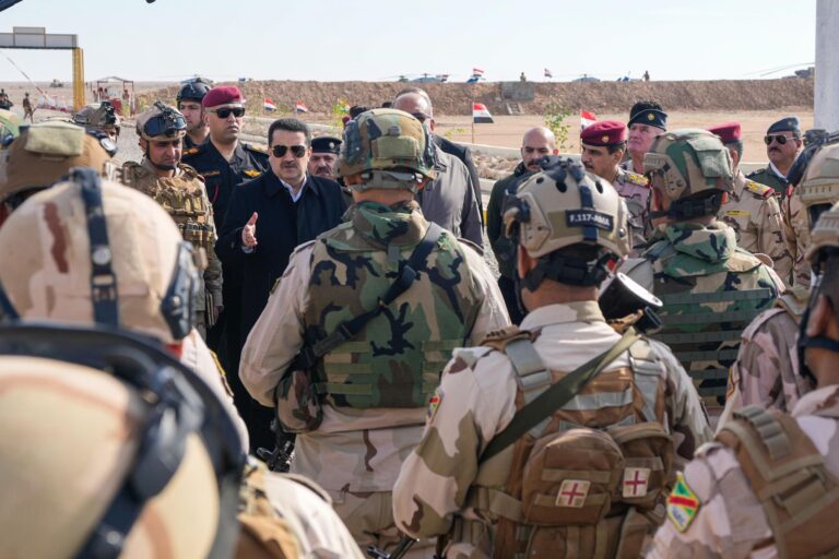 السوداني يصدر توجيهات خلال زيارته لقطعات عسكرية على خط وادي الثرثار الاستراتيجي