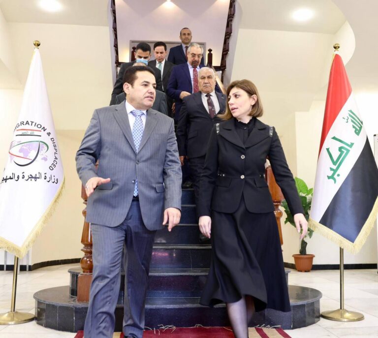 الأعرجي وجابرو يبحثان ملف إعادة المواطنين العراقيين من مخيم الهول السوري