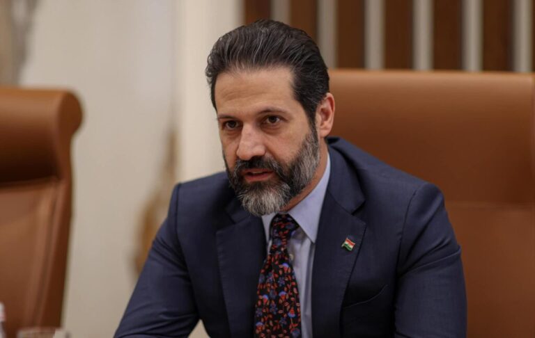 طالباني يجدد تأكيداته استعداد الحكومة بإعادة العمل بنظام الترفيع الوظيفي