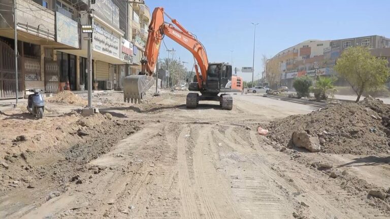 غياب الخدمات وتعطيل المشاريع يفتكان بالديوانية المنكوبة