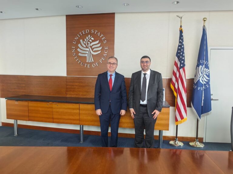 هيئة الإعلام ومعهد الولايات المتحدة للسلام يبحثان دعم المجتمعات المحلية في العراق