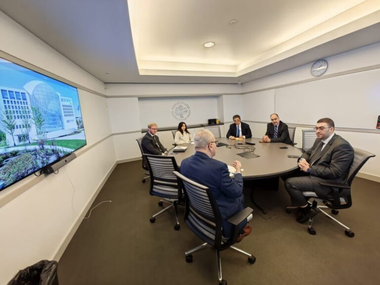 الإعلام والاتصالات تواكب اجتماعاتها في واشنطن لوضع اساسات التطور الأمني والرقمي