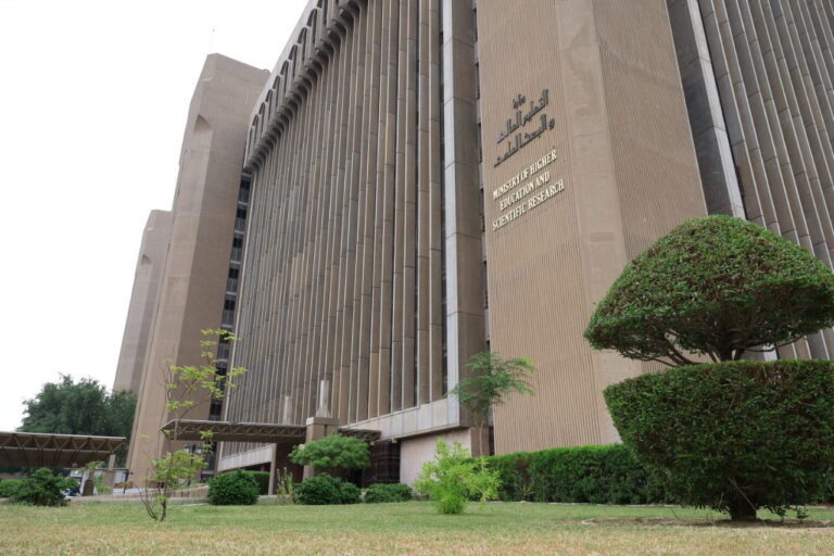 التعليم تعلن توفر منح دراسية صينية