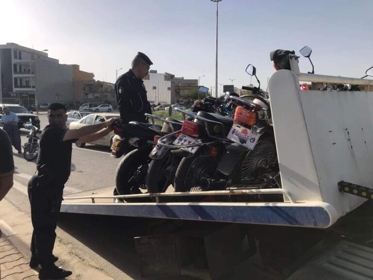 توجيه وزاري بحجز الدراجات النارية غير الملتزمة بالإشارة الضوئية