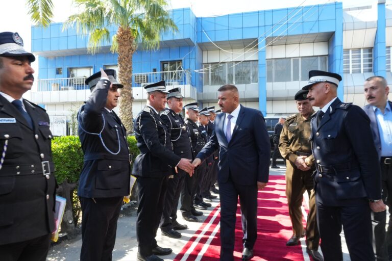 الداخلية تحدد موعد تفعيل الإشارة الذكية والرادارات في الطرق السريعة